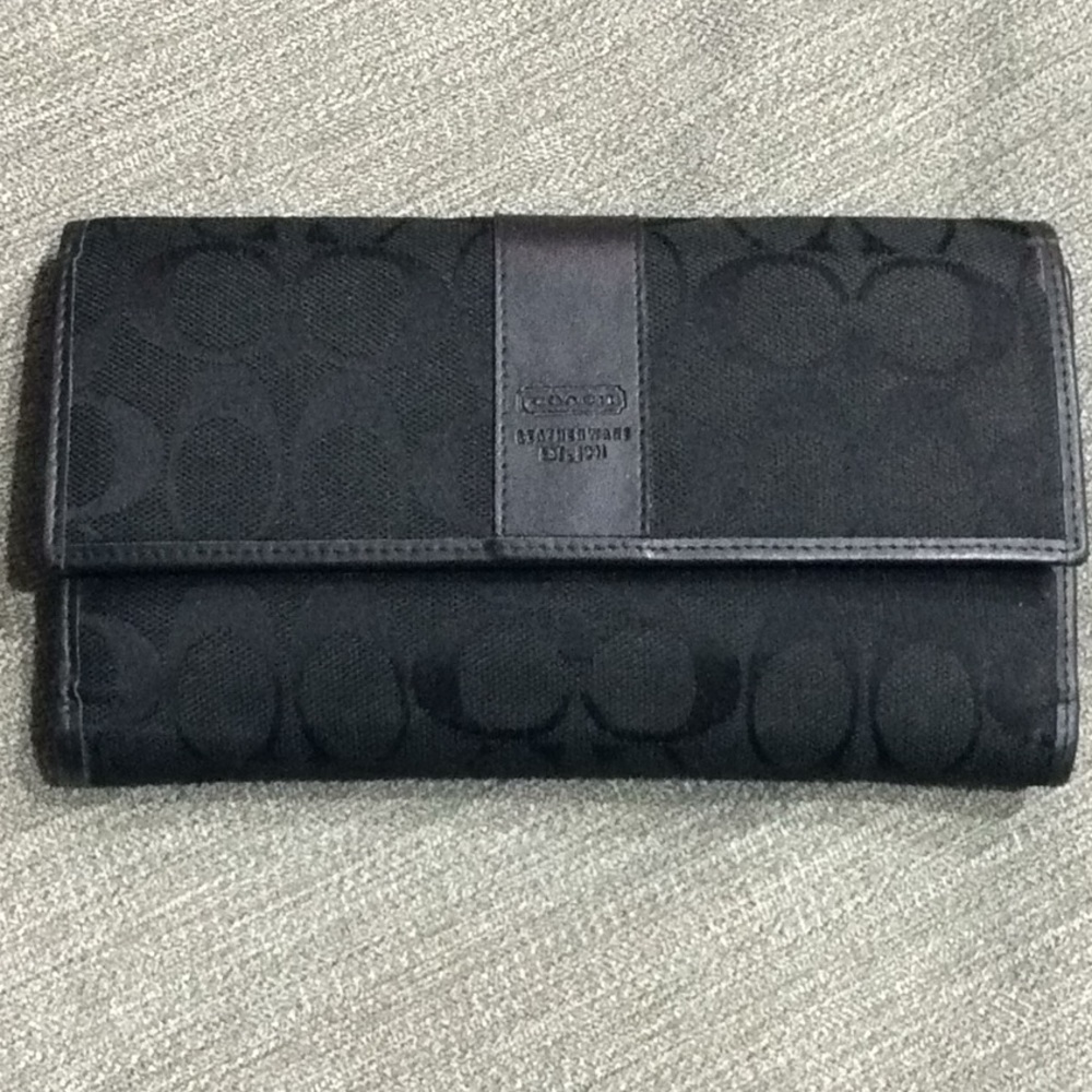 Coach Checkbook Wallet